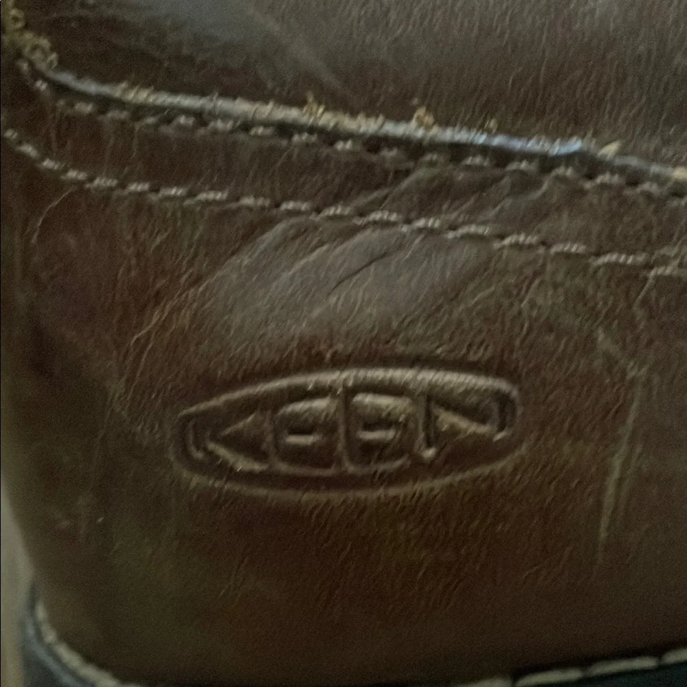 Keen Brown Oxford Shoes with Polished Finish and Lace-Up Design
